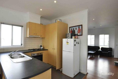 Property photo of 21 Balerno Circle Gowanbrae VIC 3043