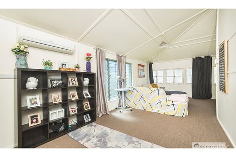 Property photo of 21 Thackeray Street Park Avenue QLD 4701