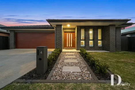 4 SANDCASTLE DR, SANDY BEACH, NSW 2456