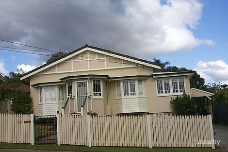 103 Arnold St, Holland Park, QLD 4121