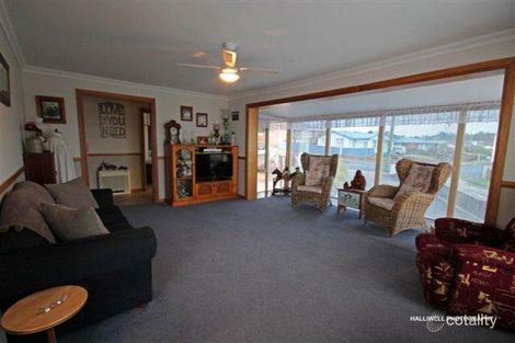 Property photo of 1 Maple Avenue Devonport TAS 7310