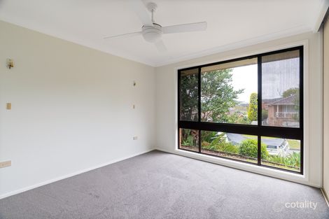 Property photo of 18 White Cedar Close Green Point NSW 2251