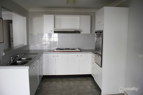 Property photo of 22 Crispsparkle Drive Ambarvale NSW 2560