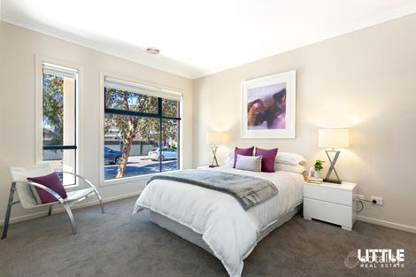 Property photo of 14 Daymar Circuit Craigieburn VIC 3064