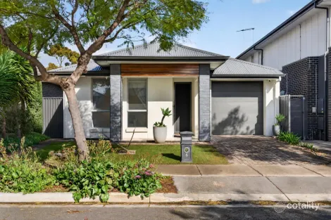 Property photo of 6 Oaks Drive St Clair SA 5011