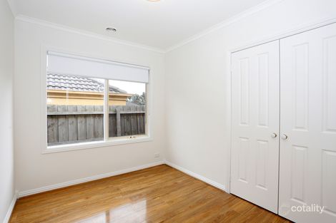 Property photo of 5 Manley Avenue Roxburgh Park VIC 3064
