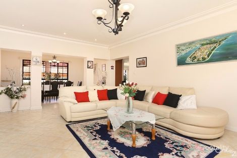 Property photo of 28 Keneally Crescent Edensor Park NSW 2176