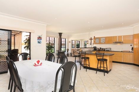 Property photo of 28 Keneally Crescent Edensor Park NSW 2176