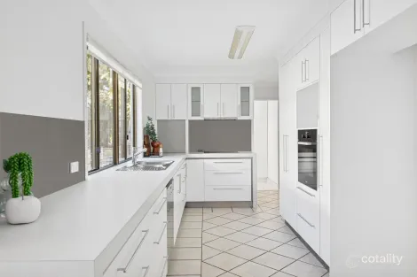 Property photo of 37 Bishop Street The Range QLD 4700