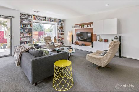 Property photo of 33 Norfolk Pine Circuit Somerville VIC 3912