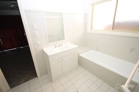 Property photo of 107 Balleroo Crescent Glenfield Park NSW 2650