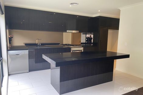 Property photo of 10 Greenwich Crescent Bundoora VIC 3083