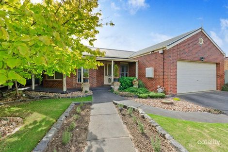 8 Whitten Ct, Highton, VIC 3216