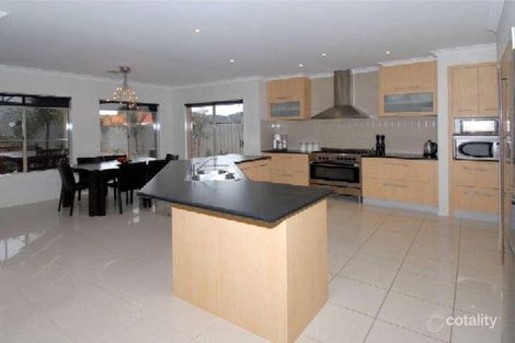 Property photo of 14 Domain Way Taylors Hill VIC 3037