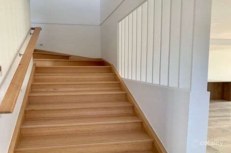 2/1 Flametree Cct, Arundel, QLD 4214