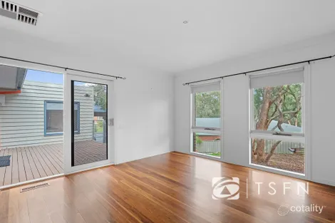 Property photo of 4 Samuel Court Spring Gully VIC 3550
