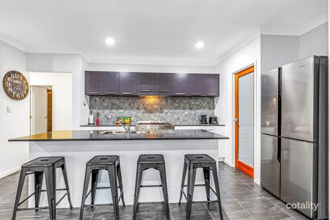 Property photo of 32 Lindeman Circuit Pimpama QLD 4209