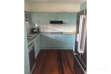 Property photo of 18 Ashbourne Terrace Biggera Waters QLD 4216
