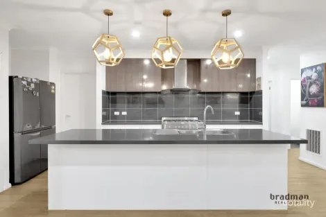 Property photo of 10 Fenwick Parade Mickleham VIC 3064