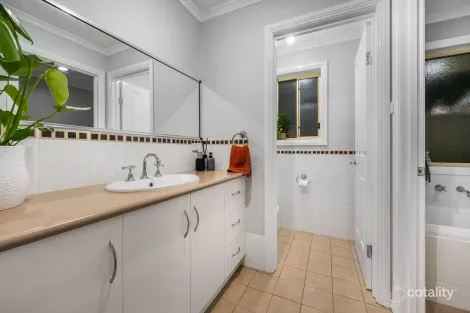 Property photo of 4 Lee Court Mount Gambier SA 5290