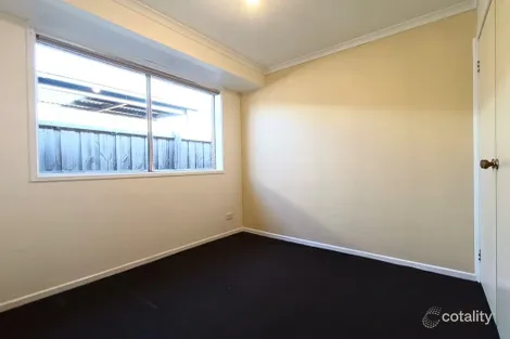 Property photo of 7 Crystal Gardens Cranbourne West VIC 3977