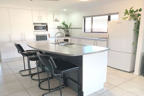 Property photo of 17 Canecutters Drive Ooralea QLD 4740