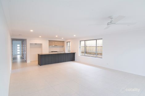 Property photo of 4 Leichhardt Close Park Ridge QLD 4125