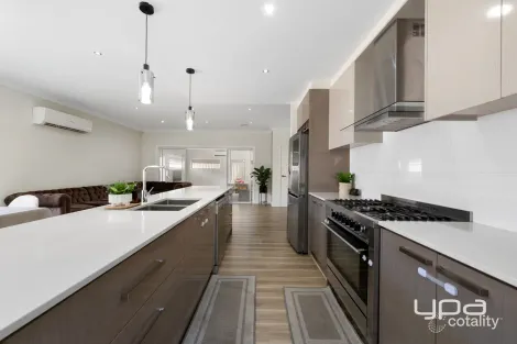 Property photo of 3 Caruana Crescent Harkness VIC 3337