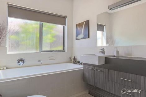 Property photo of 3 Applewood Way Craigieburn VIC 3064