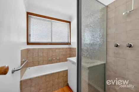 Property photo of 2/24 Oriole Drive Werribee VIC 3030