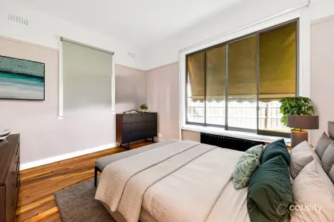 Property photo of 32 Hughes Crescent Dandenong North VIC 3175