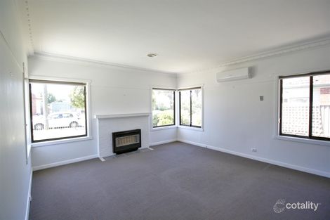 Property photo of 5 Alexander Avenue Wendouree VIC 3355