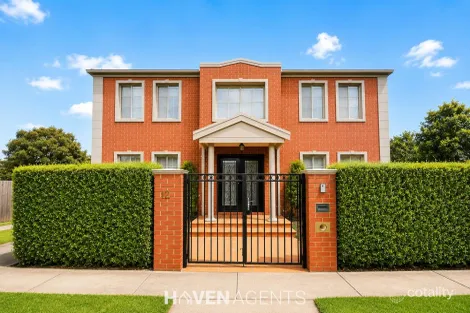 12 Parkview Cres, Hampton East, VIC 3188
