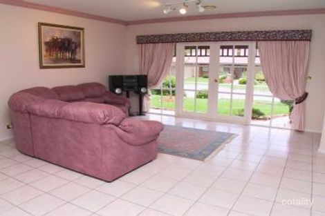Property photo of 2 Dandelion Drive Rowville VIC 3178