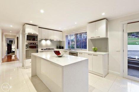 Property photo of 170 Zig Zag Road North Eltham VIC 3095