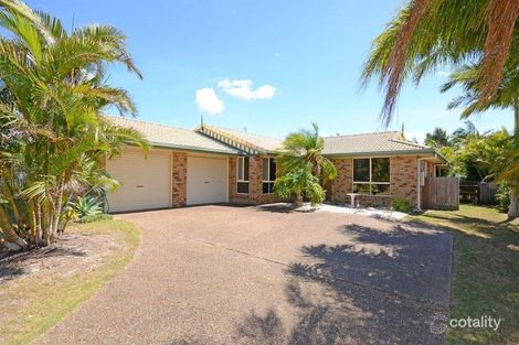 11 Hood St, Urangan, QLD 4655