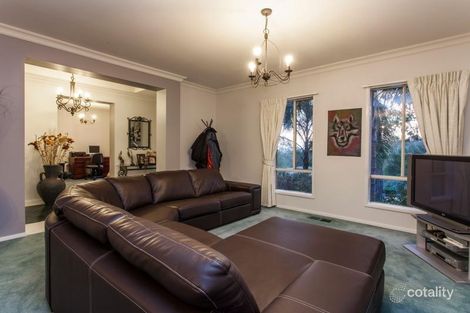 Property photo of 22 Banool Crescent Mount Eliza VIC 3930