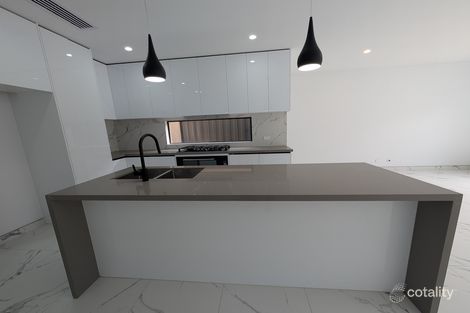 Property photo of 30 Edgedell Avenue Kalkallo VIC 3064