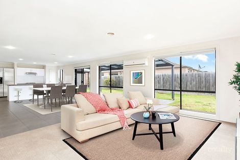 Property photo of 8 Hayes Court Pakenham VIC 3810