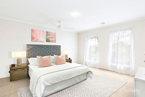 Property photo of 8 Hayes Court Pakenham VIC 3810