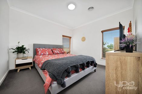 Property photo of 11 Brookdale Road Point Cook VIC 3030