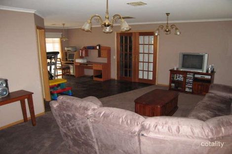 Property photo of 39 McKenzie Crescent Hoppers Crossing VIC 3029