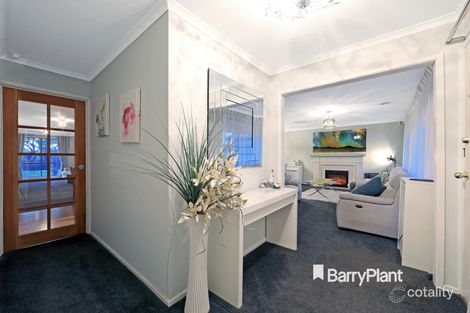 Property photo of 33 Wyandra Way Rowville VIC 3178