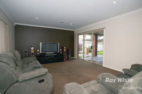 Property photo of 18 Weathertop Way Cranbourne East VIC 3977