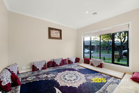 Property photo of 6 Meadow Street Craigieburn VIC 3064