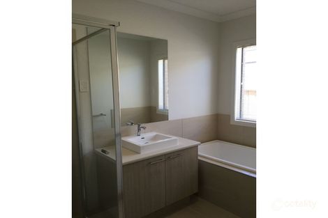 Property photo of 20 Shearwater Drive Armstrong Creek VIC 3217