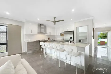 Property photo of 5 Henrietta Place Mooroobool QLD 4870