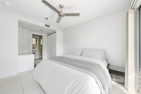 Property photo of 2/221 Sir Fred Schonell Drive St Lucia QLD 4067