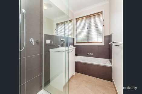 Property photo of 1 Saddleback Ridge Chirnside Park VIC 3116