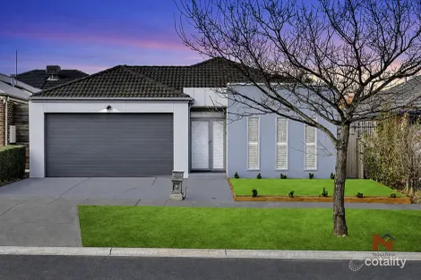 39 Oakview Pde, Caroline Springs, VIC 3023